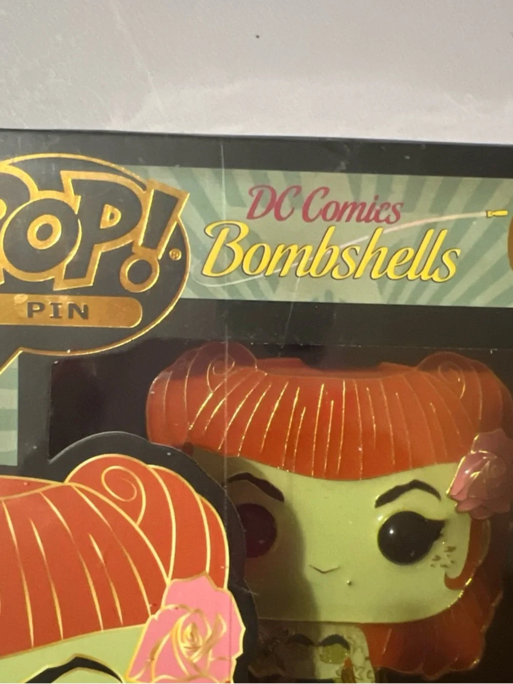 DC Comics Bombshells Poison Ivy Enamel Pin - Green & Orange Hair - Picture 2 of 7